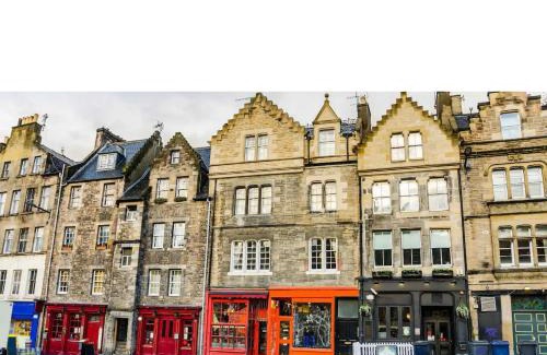 Old Town Apartment | 3 Bedrooms Flat in Central Edinburgh Old Town Sleeps 6
