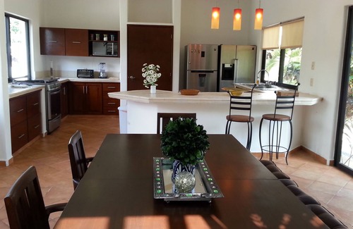 Alfredo V. Bonfil House | 3 BEDROOMS FRIENDLY HOUSE CLOSE TO THE AIRPORT