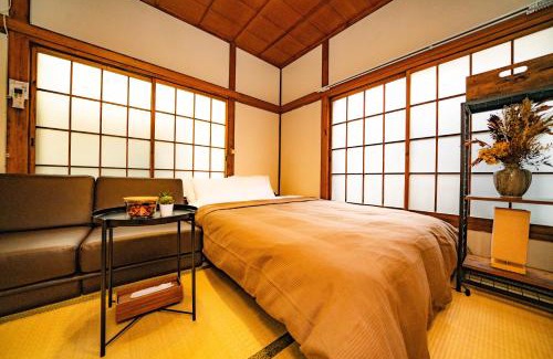 Hyakunincho Apartment | 3 Bedrooms Home in Shinjuku's Food Heaven Area