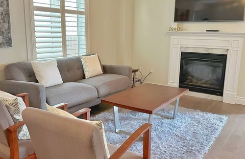 Courtice House | 3 bedrooms home peaceful friendly spot perfect for vacation, family visit, work