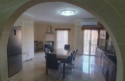 Ggantija Boat Rental | 3 Bedrooms House Boat In Ix-Xagħra