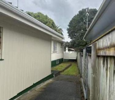 Palmerston North House | 3 bedrooms House,77 Slacks Rd