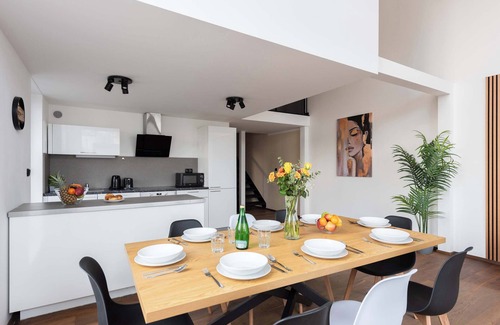 Karlin Apartment | 3-bedrooms penthouse with large terrace