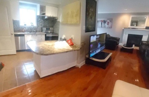 Brampton House | 3 Bedrooms upstairs (Whole house without basement)