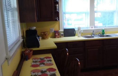 Palmyra House | 3 BR, 1 BA, 3 miles to Hershey&2 miles to In the Net Sport complex-Dog friendly