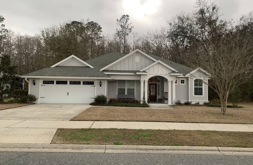 Lake City House | 3 BR/2 BA home fenced in large backyard subdivision 1 mile from I-75