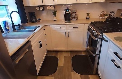 Craigsville House | 3 BR/3 BA + 4 Beds- Near Spartan Race & Bridge Day | Steam Sauna & Jetted Tub