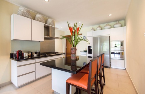 Seminyak Villa | 3 BR BDAMAI Modern Villa Seminyak
