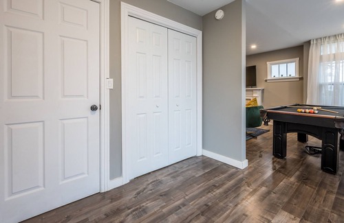 Bedford Apartment | 3 BR Cozy Chic Oasis