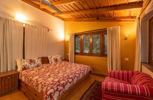 Pangot House | 3 br Family Suite - Family Fun by Roamhome