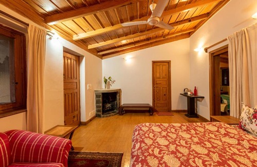 Pangot House | 3 br Family Suite - Family Fun by Roamhome
