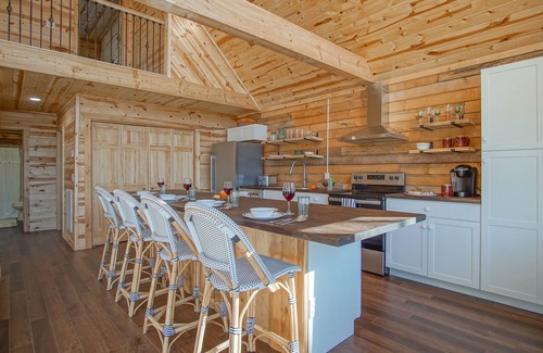 Mountain Base House | 3 Br: Hideaway Chalet located 10 miles from the ski resort