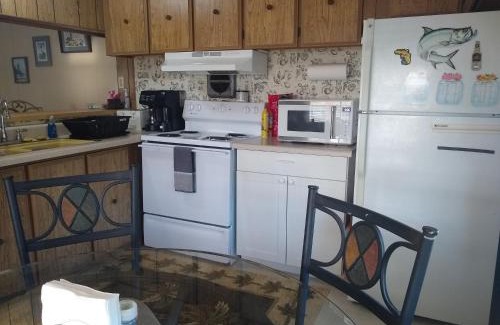 Englewood South House | 3 BR home on a canal in Paradise near the Beach!