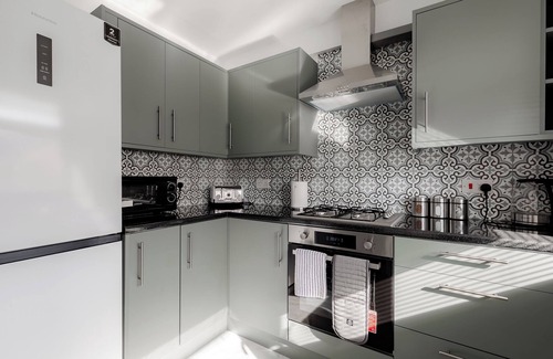 Lansbury House | 3 BR House Near DLR,Excel and O2 Arena