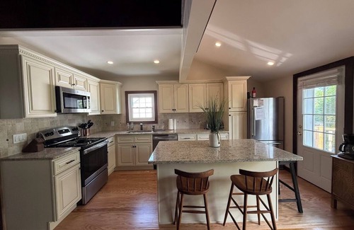 New Fairfield House | 3 BR Lake House in Gated Candlewood Lake Community