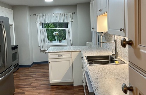 Eastside House | 3 BR near LeMoyne, SU, Hospitals