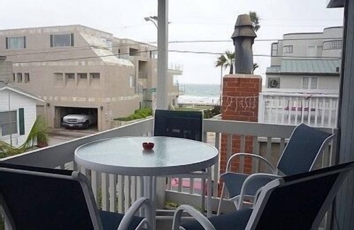 Mission Beach Condo | 3 BR on Jersey Ct just steps to the Beach & Ocean View