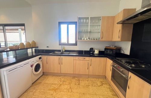 Moo 5 Villa | 3 BR Sea View Private Pool Villa Short Walk to Choeng Mon Beach