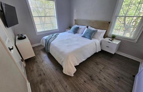 Navy Point Villa | 3 BR Tropical Bliss Getaway with Private Pool