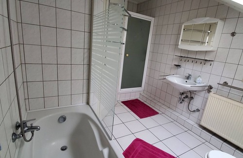 Wernborn Apartment | 3 civil app 'U3' (70sqm) for 4 - 6 persons, 25 km to Frankfurt-Nord