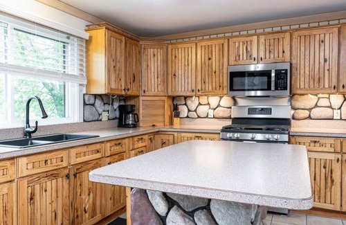 Mayfield Apartment | 3 Combined Private Lakeside Studios - Upper Level