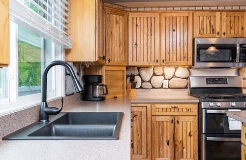 Mayfield Apartment | 3 Combined Private Lakeside Studios - Upper Level