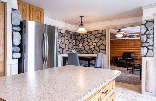 Mayfield Apartment | 3 Combined Private Lakeside Studios - Upper Level