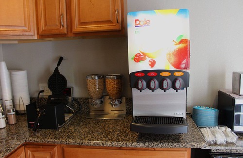 Old Town Hotel | 3 Contemporary Units Near San Diego Zoo! w/FREE Breakfast!