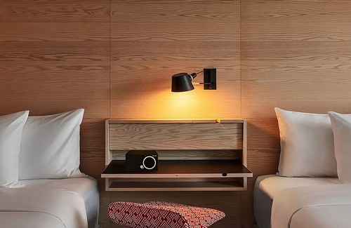 Washington Heights Hotel | 3 Convenient Queen Rooms at Radio Hotel New York, Short Drive to Wave Hill!