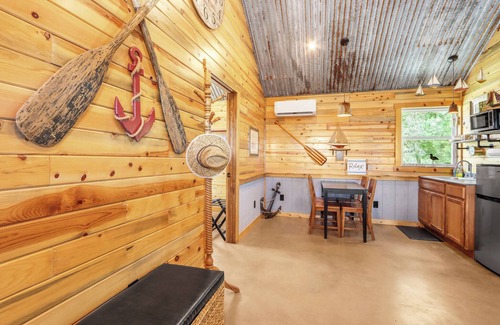 Wimberley House | 3 Cozy Cottages w/Firepit, Pickleball & More!