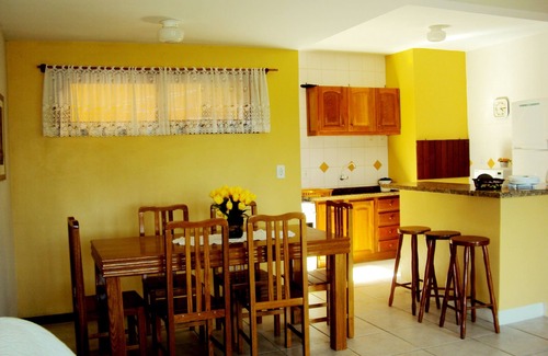 Garopaba House | 3 DORM. C /SUITE - 100 METERS FROM THE SEA - SPLIT - WI-FI