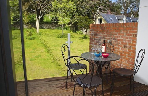 Salcombe Cottage | 3 EDDYSTONE ROW, family friendly, with a garden in Salcombe