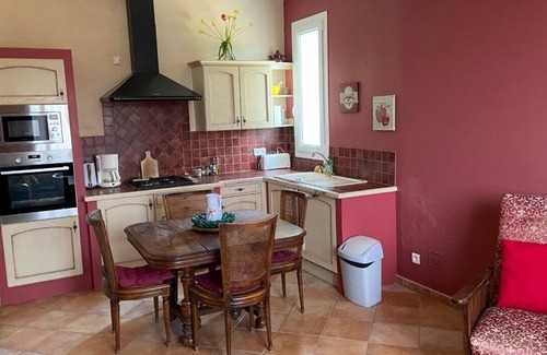 Sablet House | 3 épis gite in Provence with air conditioning and private swimming pool not overlooked
