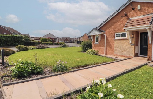 Moresby Cottage | 3 HAWK PLACE, pet friendly, with hot tub in Whitehaven