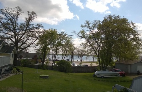 Detroit Lakes House | 3 Houses from the beach & restaurants Grill parshal lake view.. GREAT LOCATION.