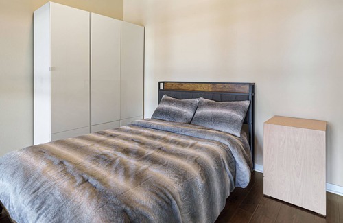Gardena House | 3-level Modern condo near beach