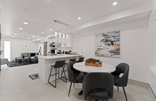 Leamington House | 3 Levels, 3 Bedroom, Retreat