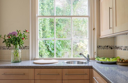 Dartmouth Apartment | 3 Manor House - an apartment that sleeps 4 guests in 2 bedrooms