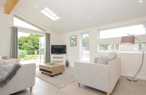 Dobwalls House | 3 Meadow Retreat