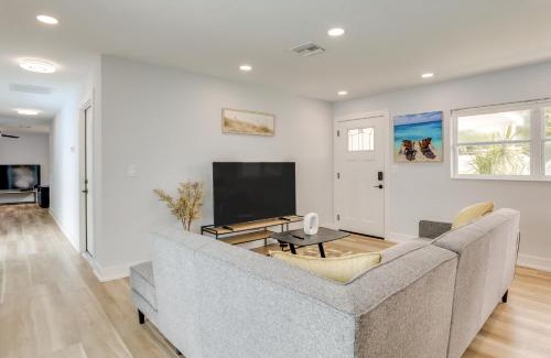 Largo House | 3 Mi to Beach Modern Retreat in Largo!