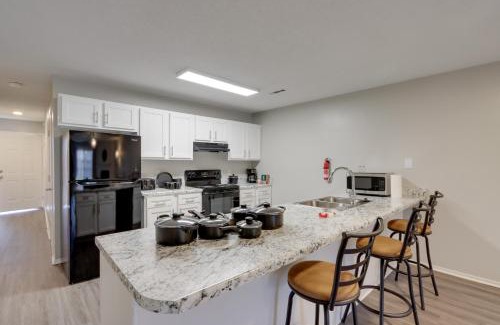 Fayetteville House | 3 Mi to Campus Fayetteville Home with Hot Tub!