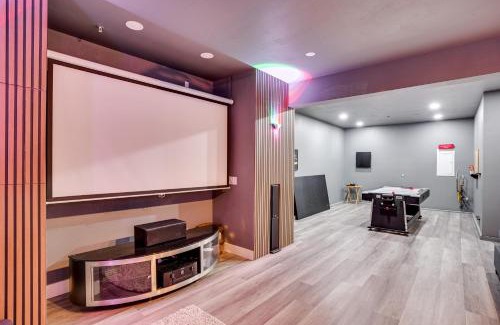 Southwest Anaheim House | 3 Mi to Disneyland Home with Hot Tub and Game Room