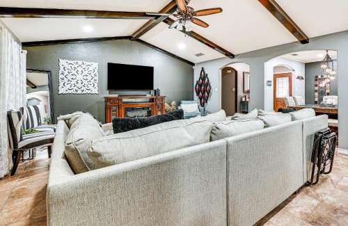 McAllen House | 3 Mi to Downtown McAllen Quiet Home with Pool