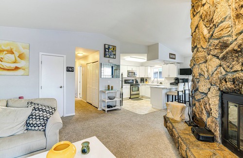 Spenard Apartment | 3 Mi to Dtwn: Apt w/Shared Sauna in Anchorage