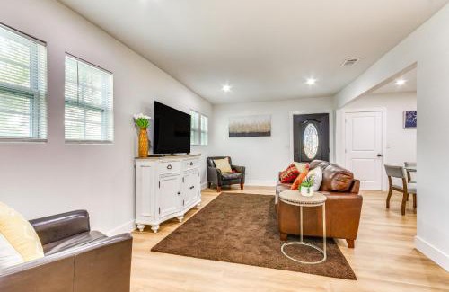 Southeast Pensacola House | 3 Mi to Dtwn Entertainment Pensacola Family Home!
