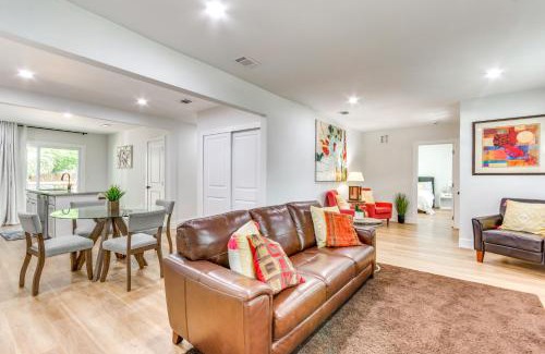 Southeast Pensacola House | 3 Mi to Dtwn Entertainment Pensacola Family Home!