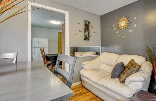 Fort Wayne House | 3 Mi to Dtwn Fort Wayne: Home w/Deck & Yard!
