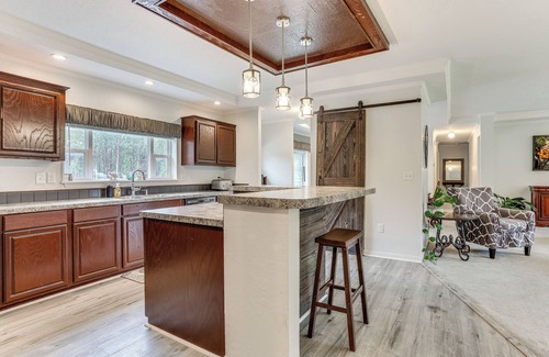 Woden House | 3 Mi to Dtwn Nacogdoches: Quiet Country Home