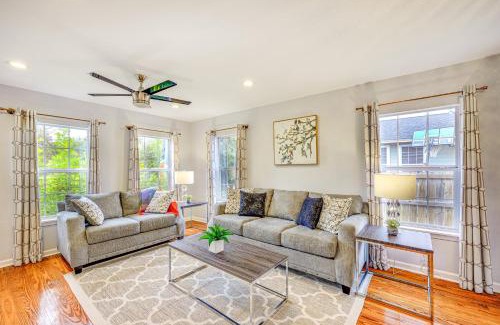 Denver Heights House | 3 Mi to Dtwn San Antonio Home with Deck and Casita!