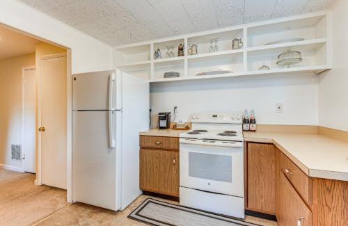 Silver Spring Apartment | 3 Mi to Dtwn Silver Spring Convenient Apartment